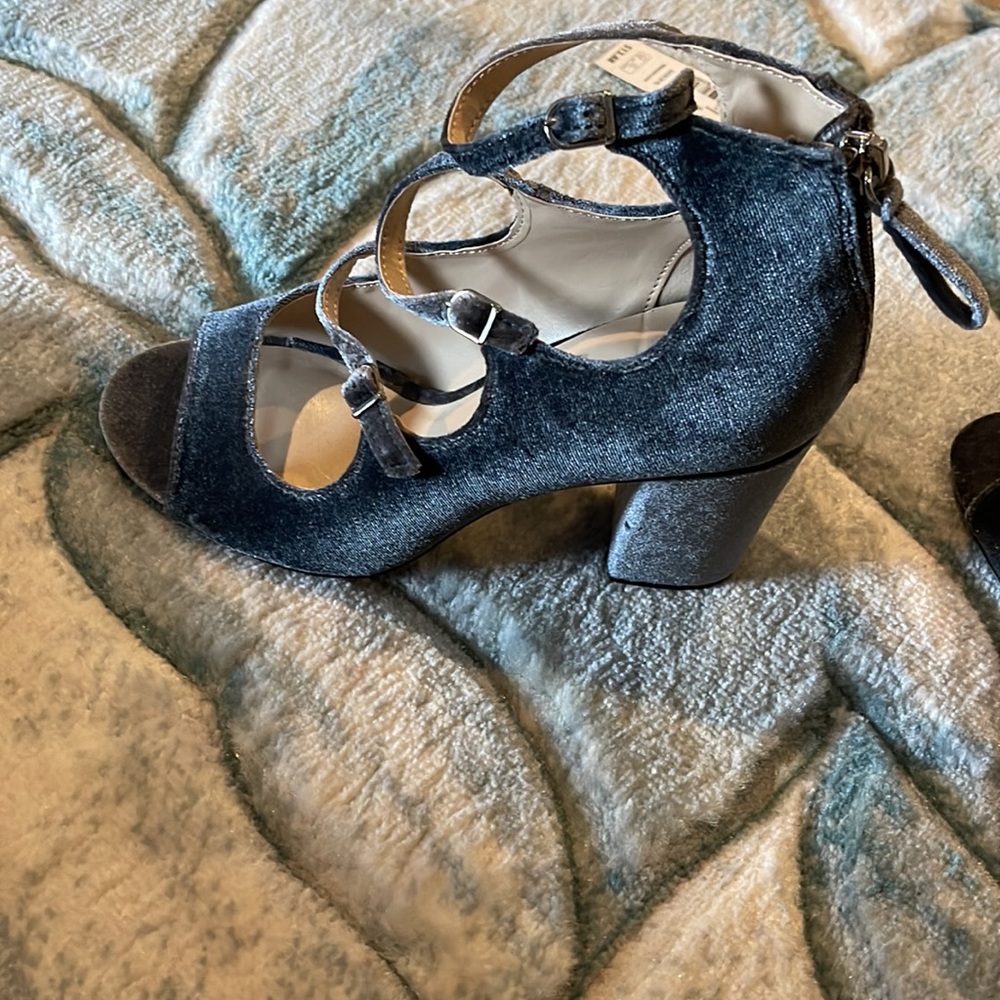 Shoes - Picture 3 of 5